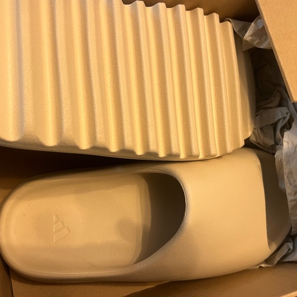 Yeezy Slides main image 5